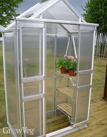 Polycarbonate greenhouse