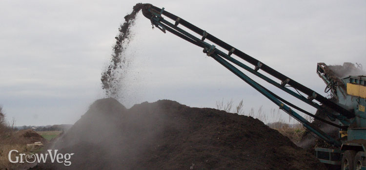Making compost from recycled waste