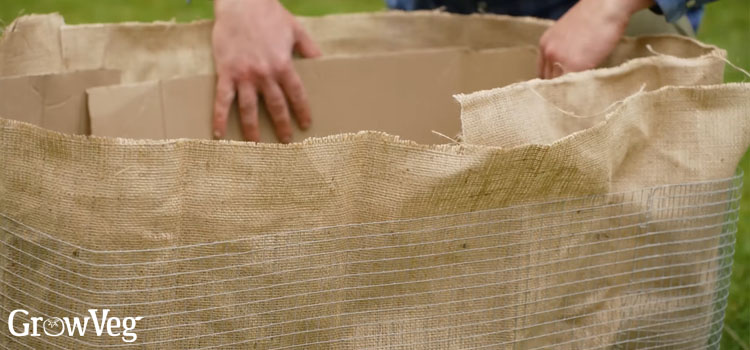 Lining a wire cage bed